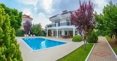 Villa 5 habitaciones con balcón, con airea acondicionado, con vistas a las montañas en Karakecililer, Turquía