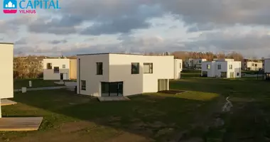 Дом в Raisteniskes, Литва