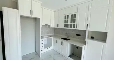2 room apartment with parking, with elevator, with swimming pool in Alanya, Turkey
