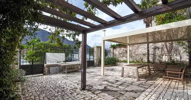 Villa 5 chambres avec Vue sur la mer, avec Garage dans Kotor, Monténégro