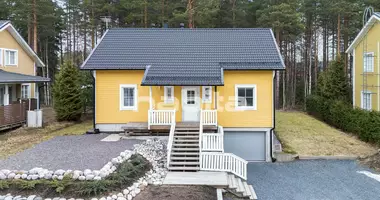 Casa 5 habitaciones en Maentsaelae, Finlandia