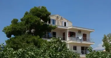 Commercial property 480 m² in Agii Theodori, Greece