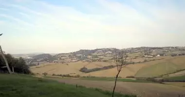 Grundstück in Ripatransone, Italien