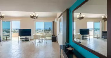 5 bedroom apartment in Pafos, Cyprus