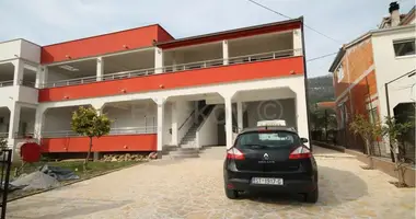 8 room house in Kastel Stari, Croatia