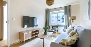 Mieszkanie 2 pokoi w Warszawa, Polska