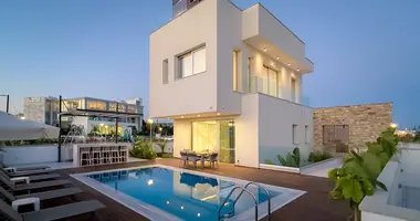 Villa 4 bedrooms in Ayia Napa, Cyprus