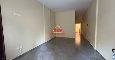 🔑🏢 BUSINESS ENVIRONMENT FOR SALE OR RENT IN BULEVARD, VLORA 📍 Near Max Optika dans District de Vlora, Albanie