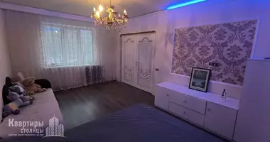 Apartamento 3 habitaciones en Jelnica, Bielorrusia
