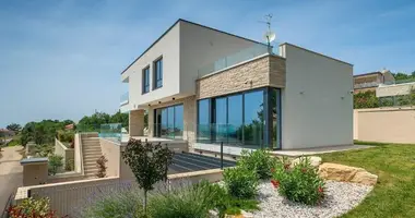 Villa 4 bedrooms in Porec, Croatia