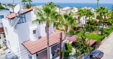 Villa 5 Zimmer mit Terrasse, mit guter Zustand, mit Garten in Girne Kyrenia District, Nordzypern