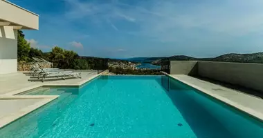 Villa 4 bedrooms in Sibenik, Croatia