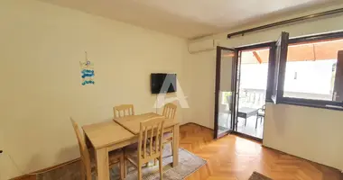 Apartamento 2 habitaciones con Amueblado, con Aire acondicionado, con Vista de la ciudad en Budva, Montenegro