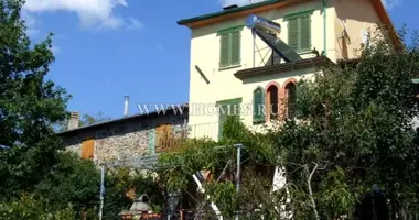 Villa  mit Möbliert, mit Garten, mit Internet in Lucca, Italien