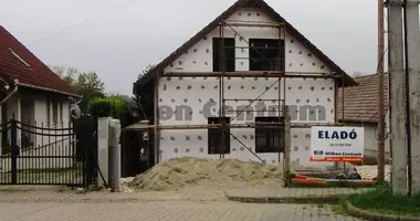 5 room house in Szazhalombatta, Hungary