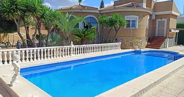 Villa  mit Möbliert, mit Klimaanlage, mit Terrasse in Torrevieja, Spanien