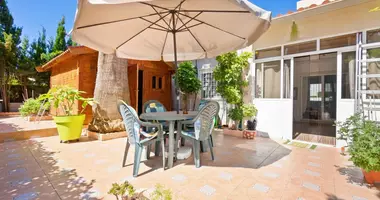 Villa 2 bedrooms with Air conditioner, with Terrace, with Garden in Torrevieja, Spain