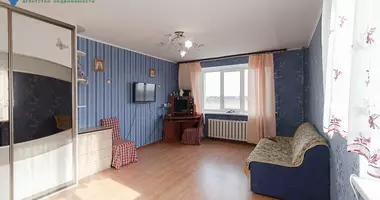 Wohnung 3 Zimmer in Perezhir, Weißrussland
