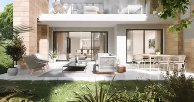 3 bedroom apartment in Estepona, Spain