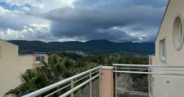 Apartamenty wielopoziomowe 2 pokoi z balkon, z meble, z widok na góry w Kusadasi, Turcja