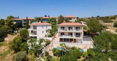 Villa 4 bedrooms in Germasogeia, Cyprus