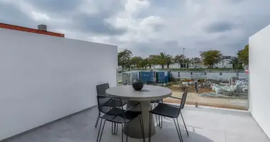 Villa  mit Terrasse, mit Garage, mit Badezimmer in Pilar de la Horadada, Spanien