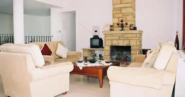 Haus 5 Schlafzimmer in Moniatis, Zypern