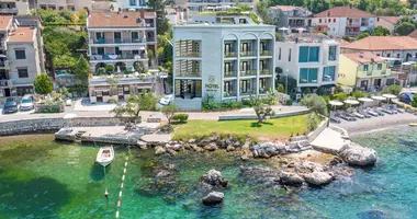 Grundstück in Dobrota, Montenegro