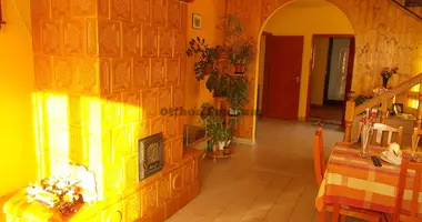 6 room house in Surd, Hungary