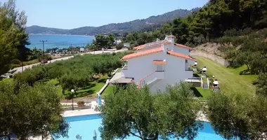 Hotel 700 m² en Moles Kalyves, Grecia