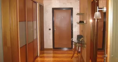 Квартира 5 спален в Подгорица, Черногория