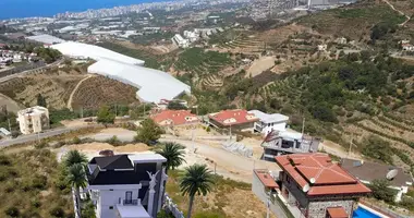 Villa 4 chambres avec Piscine, avec Gym, avec Aire de jeux pour enfants dans Kargicak, Turquie