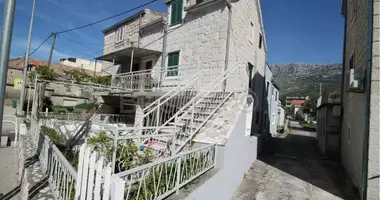 Casa 6 habitaciones en Kastel Gomilica, Croacia