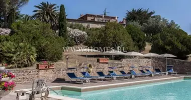 Villa  mit Möbliert, mit Klimaanlage, mit Stadtzentrum in Italien