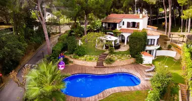 Villa 4 bedrooms in Lloret de Mar, Spain