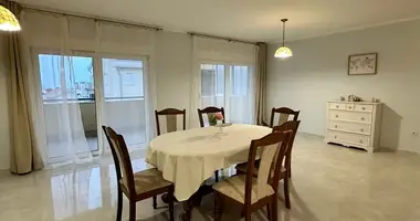 Apartamento 4 habitaciones en Budva, Montenegro