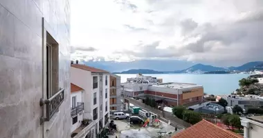 5 room apartment with parking, with sea view, with terrace in Przno, Montenegro