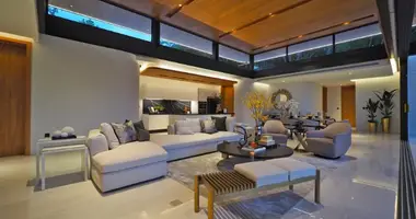 Villa 6 habitaciones con Balcón, con Amueblado, con Aire acondicionado en Phuket, Tailandia