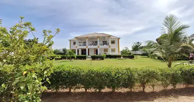 Villa 7 bedrooms in Tanji, Gambia