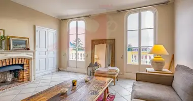 3 bedroom apartment in Nice, France