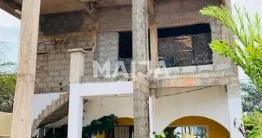 6 bedroom house in Serrekunda, Republic of The Gambia