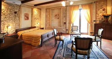 Hotel 200 m² w Ricadi, Włochy