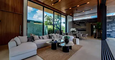 Villa 4 habitaciones con Doble acristalamiento, con Amueblado, con Aire acondicionado en Phuket, Tailandia