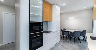 Apartamento 3 habitaciones en Minsk, Bielorrusia