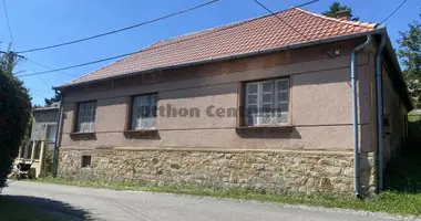 3 room house in Hosszuheteny, Hungary