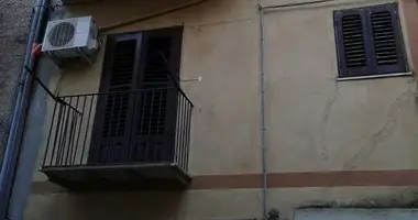 3 bedroom townthouse in Alessandria della Rocca, Italy