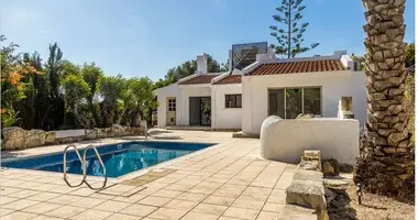 3 bedroom house in Kamares, Cyprus