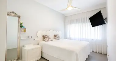 4 bedroom apartment in Pilar de la Horadada, Spain