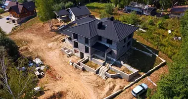 Casa en Astrasyckaharadocki siel ski Saviet, Bielorrusia