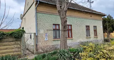 3 room house in Oroshaza, Hungary